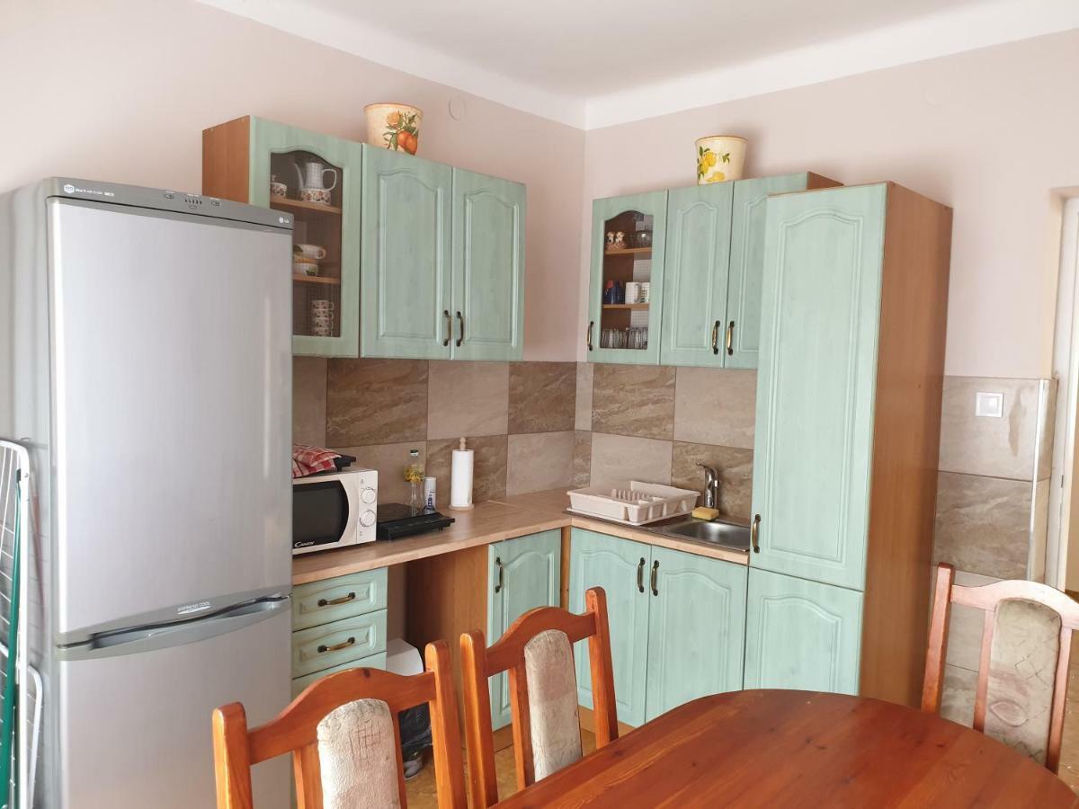 Edina Apartman Balatonlelle Buitenkant foto